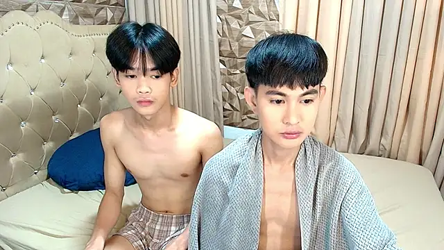 UrcutieguyxLover online show from May 2026 05:40:02 PM