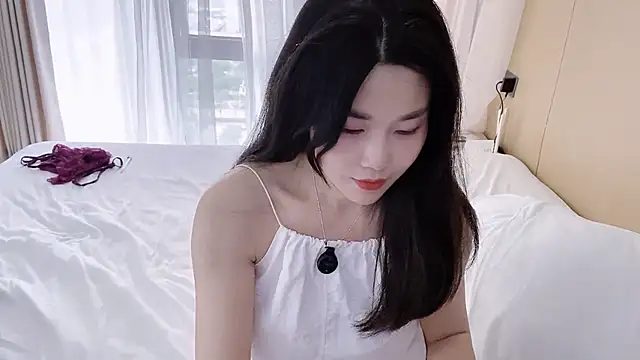 Snapshot of Emma_qiqi chatting on May 2026 02:18:01 AM Emma qiqi online show from May 2026 02:18:01 AM
