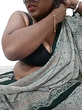 Snapshot of Ponaam-Babe chatting on May 2026 09:13:01 PM Ponaam-Babe online show from May 2026 09:13:01 PM