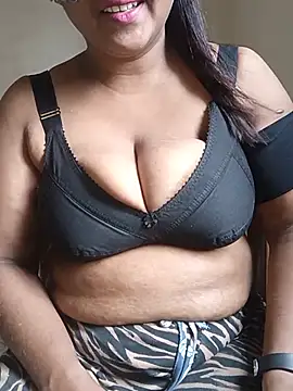 Snapshot of Ponaam-Babe chatting on June 2026 09:48:02 AM Ponaam-Babe online show from June 2026 09:48:02 AM