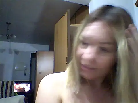 Snapshot of AllisonLove2 chatting on June 2026 01:40:01 AM AllisonLove2 online show from June 2026 01:40:01 AM