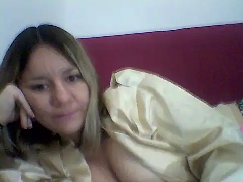 Snapshot of AllisonLove2 chatting on June 2026 02:23:02 AM AllisonLove2 online show from June 2026 02:23:02 AM