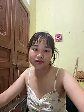 Lili 019 online show from May 2026 02:47:01 PM