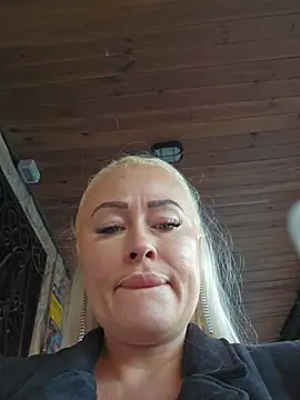 Snapshot of MILFBARBY chatting on September 2025 06:59:02 AM MILFBARBY online show from September 2025 06:59:02 AM