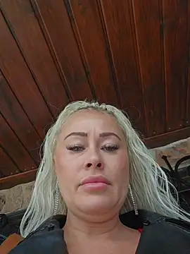 Snapshot of MILFBARBY chatting on October 2025 07:11:01 AM MILFBARBY online show from October 2025 07:11:01 AM