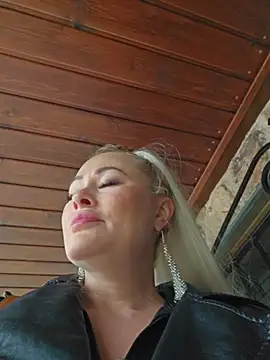 MILFBARBY online show from April 2026 07:41:01 AM