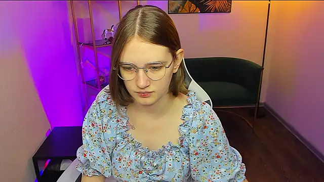 MiaNoon online show from June 2026 10:28:02 AM
