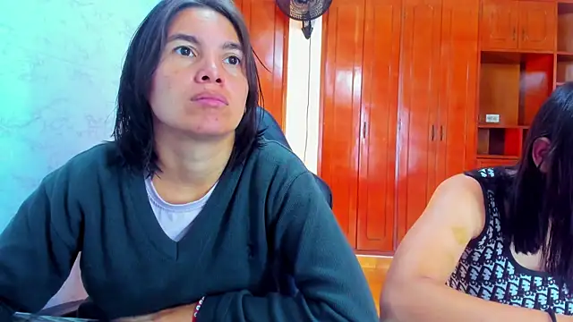 Soffy and Emily online show from May 2026 01:04:02 PM