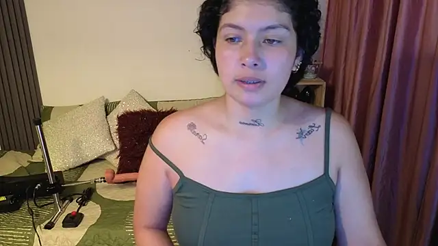 Snapshot of LadyVelvett chatting on May 2026 02:27:02 PM LadyVelvett online show from May 2026 02:27:02 PM