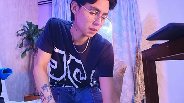 Snapshot of tian_sex chatting on June 2026 04:14:02 AM tian sex online show from June 2026 04:14:02 AM