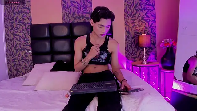 Snapshot of tian_sex chatting on June 2026 10:47:02 PM tian sex online show from June 2026 10:47:02 PM