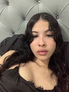 Nayla 19 online show from May 2026 05:15:02 AM