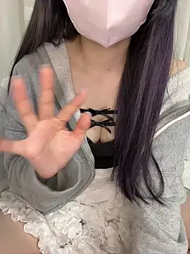 Snapshot of luna_sleepy chatting on May 2026 02:37:01 PM luna sleepy online show from May 2026 02:37:01 PM