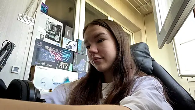 FewerCadre online show from May 2026 09:05:01 AM