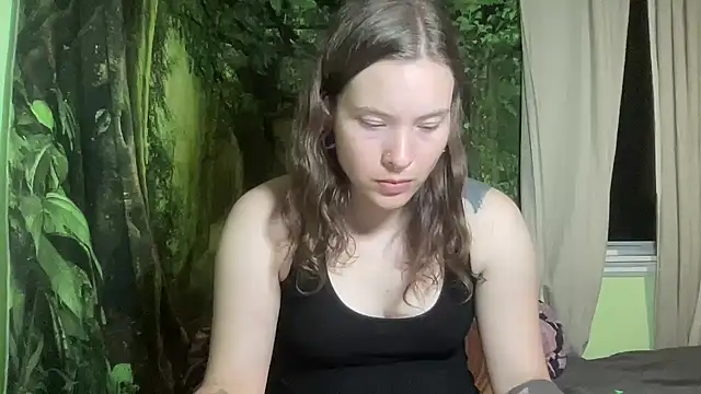 mo0ngoddess online show from September 2025 09:00:01 AM