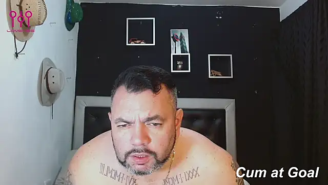 Snapshot of perverseveteranmanxxx chatting on January 2025 12:17:02 AM perverseveteranmanxxx online show from January 2025 12:17:02 AM