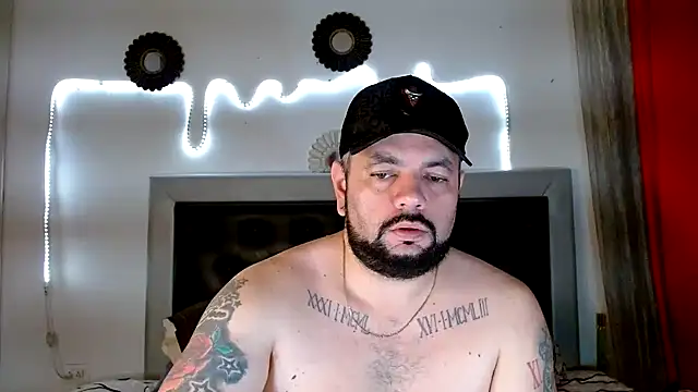 Snapshot of perverseveteranmanxxx chatting on October 2025 09:56:01 PM perverseveteranmanxxx online show from October 2025 09:56:01 PM