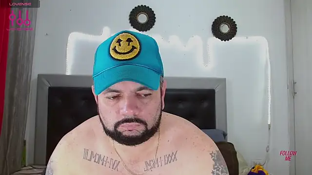 Snapshot of perverseveteranmanxxx chatting on October 2025 09:56:01 PM perverseveteranmanxxx online show from October 2025 09:56:01 PM