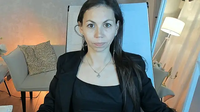 Snapshot of TrasyMorris chatting on May 2026 11:18:02 AM TrasyMorris online show from May 2026 11:18:02 AM