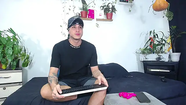 Adam Borsalino online show from June 2026 12:11:01 AM