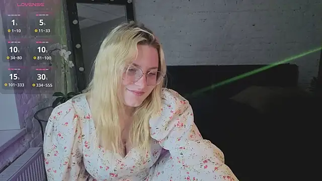 StellaVanilla online show from June 2026 02:33:01 PM