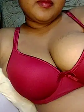 Snapshot of Rishwana77 chatting on June 2026 06:19:01 PM Rishwana77 online show from June 2026 06:19:01 PM