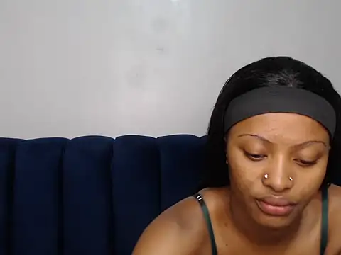 Youngling05 online show from June 2026 06:18:02 AM