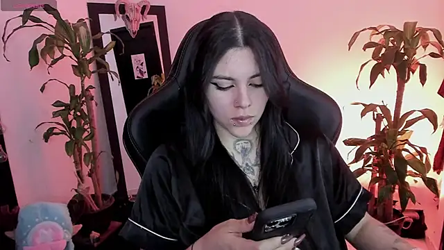 Snapshot of MissCharlottte_18 chatting on July 2026 04:07:02 AM MissCharlottte 18 online show from July 2026 04:07:02 AM
