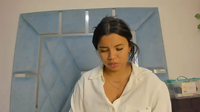 Snapshot of Lucy_asm chatting on June 2026 01:03:01 PM Lucy asm online show from June 2026 01:03:01 PM