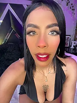 Snapshot of FiorellaBossh_ chatting on May 2026 07:54:02 PM FiorellaBossh online show from May 2026 07:54:02 PM