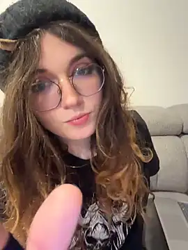 Snapshot of cutypiefull chatting on May 2026 11:01:04 PM cutypiefull online show from May 2026 11:01:04 PM