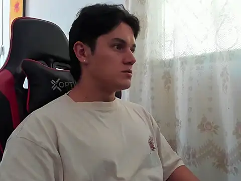 Snapshot of Erick_Wallace chatting on June 2026 06:56:01 PM Erick Wallace online show from June 2026 06:56:01 PM