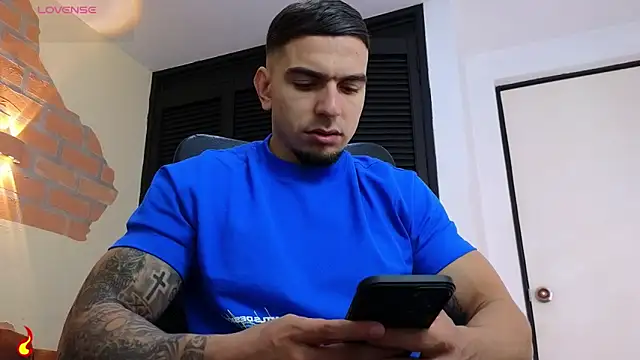 Snapshot of Josh_miller01 chatting on June 2026 01:24:02 PM Josh miller01 online show from June 2026 01:24:02 PM