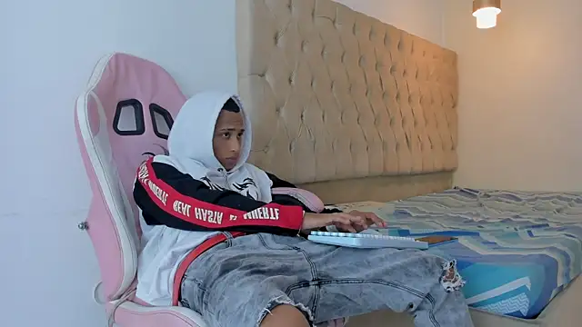 Snapshot of Supreme_Badboy chatting on June 2026 02:23:02 AM Supreme Badboy online show from June 2026 02:23:02 AM