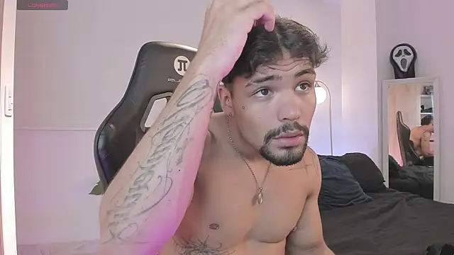 Snapshot of justin_lenox chatting on June 2026 05:34:01 AM justin lenox online show from June 2026 05:34:01 AM
