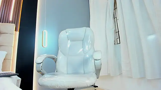 Snapshot of Amara_lune chatting on June 2026 02:56:01 PM Amara lune online show from June 2026 02:56:01 PM