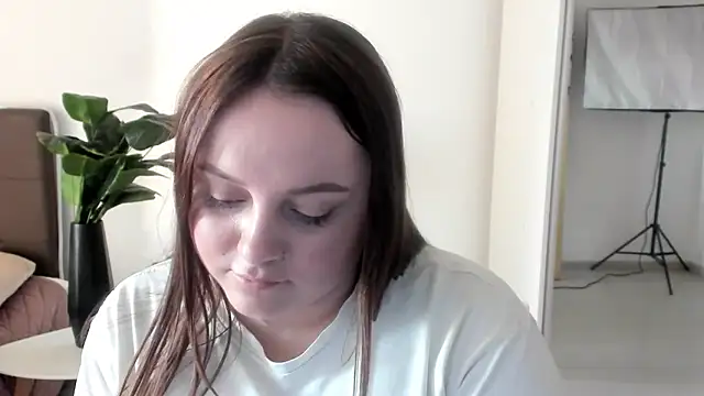 Snapshot of Lola_BERRY22 chatting on May 2026 04:47:02 PM Lola BERRY22 online show from May 2026 04:47:02 PM