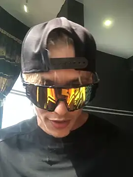 Snapshot of maxwell_crazy1 chatting on May 2026 03:08:02 PM maxwell crazy1 online show from May 2026 03:08:02 PM
