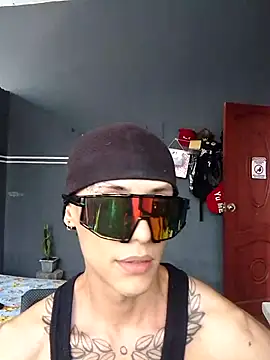 Snapshot of maxwell_crazy1 chatting on May 2026 05:29:01 PM maxwell crazy1 online show from May 2026 05:29:01 PM