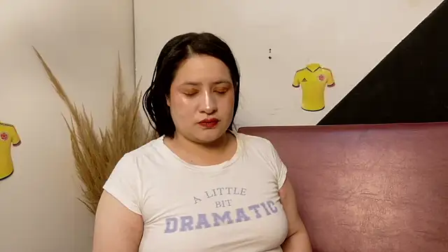 Laura  Castillo  online show from July 2026 12:55:01 PM