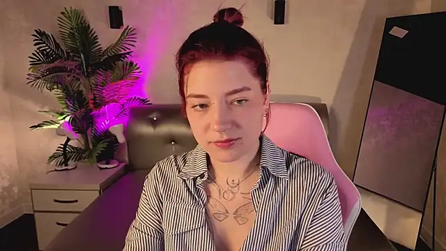 Snapshot of Nikki_Gringer chatting on June 2026 01:28:02 AM Nikki Gringer online show from June 2026 01:28:02 AM