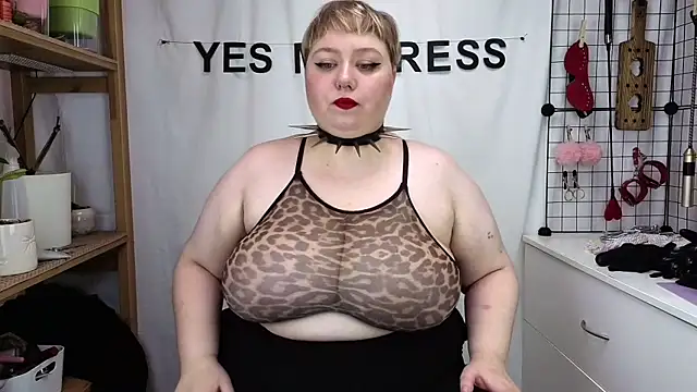 Snapshot of mistress_molly chatting on May 2026 10:36:01 AM mistress molly online show from May 2026 10:36:01 AM