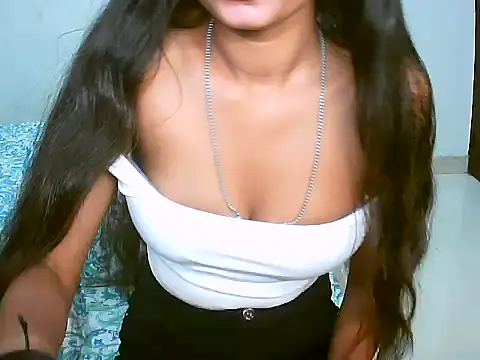 Snapshot of Hey-sanvi chatting on May 2026 05:04:02 AM Hey-sanvi online show from May 2026 05:04:02 AM