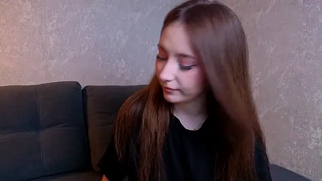 Snapshot of LunariaLive chatting on July 2026 10:30:02 AM LunariaLive online show from July 2026 10:30:02 AM
