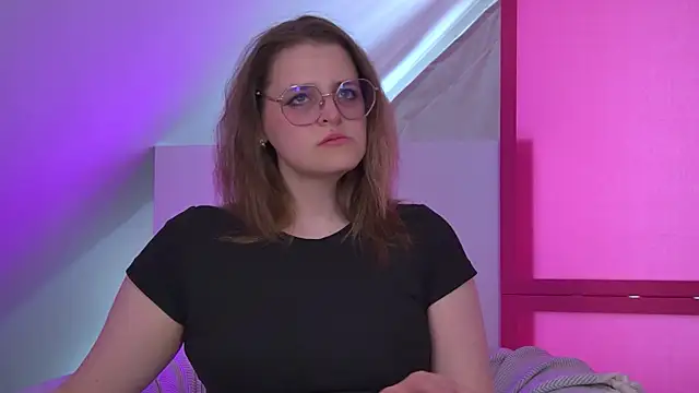 AlexaAvery online show from June 2026 02:33:01 PM