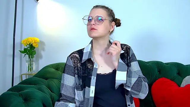 AlexaAvery online show from June 2026 06:40:01 AM