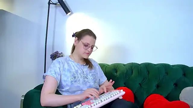 AlexaAvery online show from June 2026 06:55:02 AM