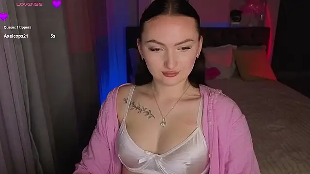MizLouLou online show from May 2026 10:19:01 PM