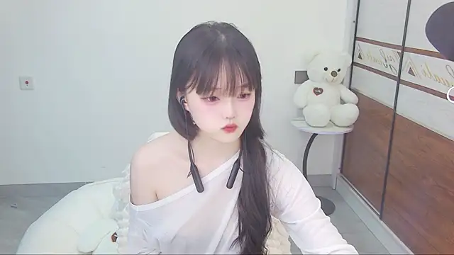 Evil-Bunny007 online show from May 2026 10:36:01 AM