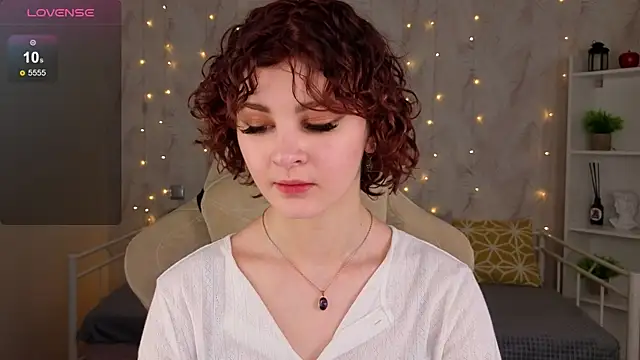 Snapshot of Kira__Fluffy chatting on June 2026 02:24:02 AM Kira Fluffy online show from June 2026 02:24:02 AM